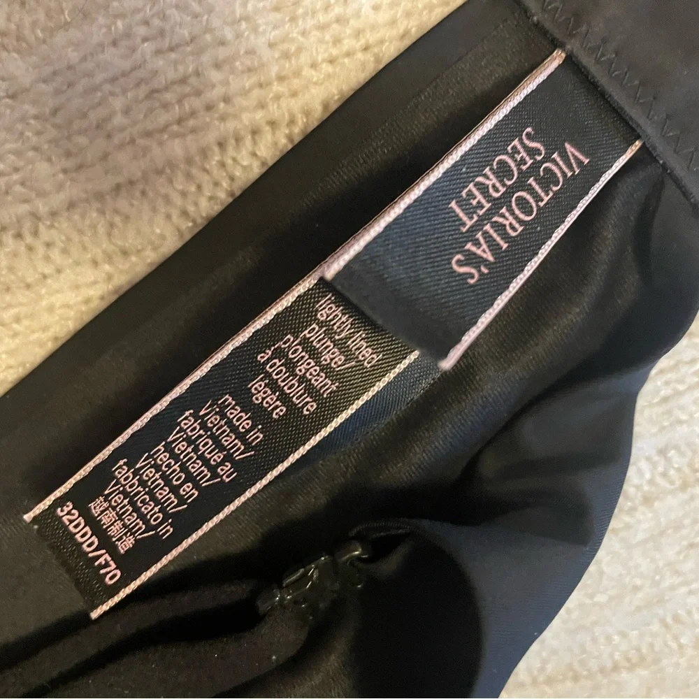 Victoria’s Secret‎ Lightly Lined Plunge Bra 32DDD